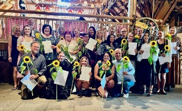 Klassenfoto der Abschlussschüler der Heilerziehungspflegehilfe 2023-2024 